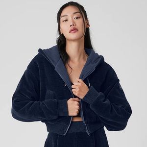 ALO Yoga Cropped Cozy Day Jacket
